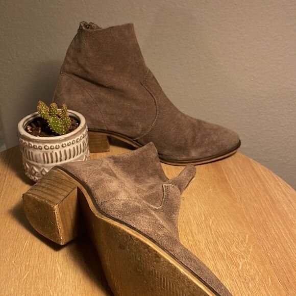 Rebels | Molly Western-Style Suede Booties, size 7.5 - Picture 7 of 14
